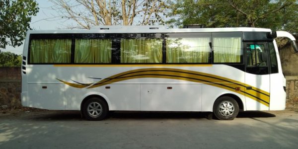 25 seater mini coach